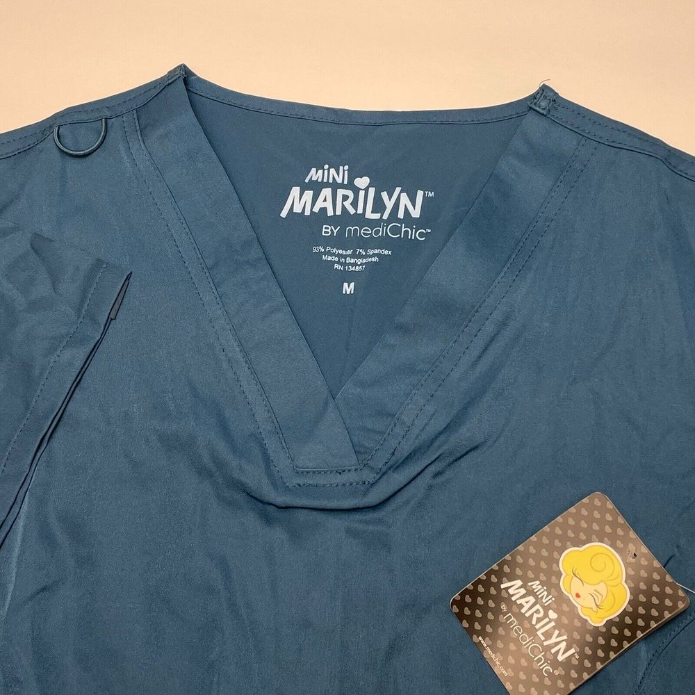 NEW Mini Marilyn mediChic Scrub Top‎ Women Medium Caribbean Blue V-Neck MI4121